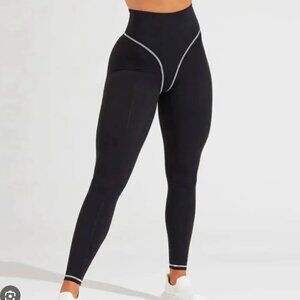 Buffbunny Samba Legging in Black (M)